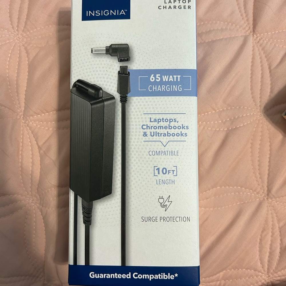 Insignia Universal Laptop Charger, Black, New in Box